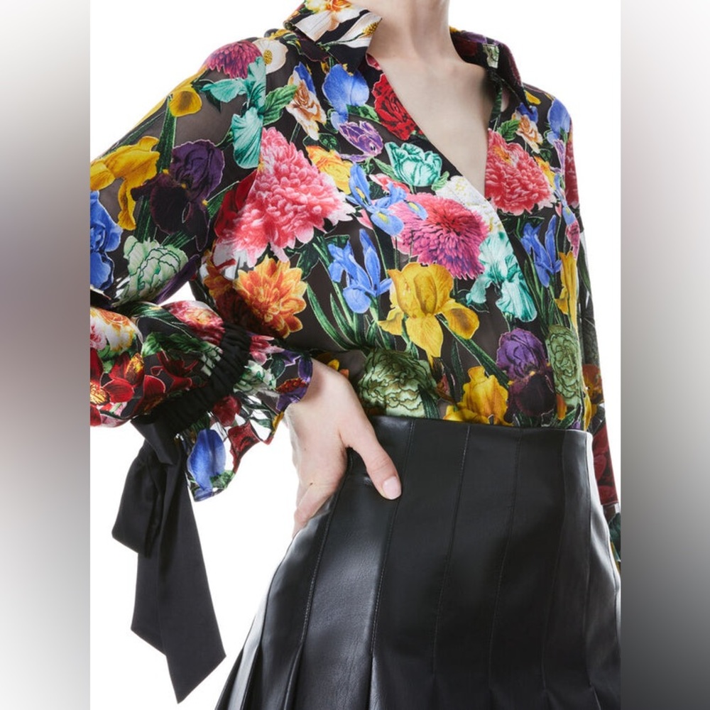 NWT Alice + Olivia Randa Silk Tied Blouson-Sleeve Button-Front Blouse - Picture 2 of 6